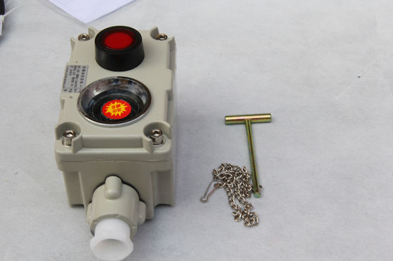 एल्यूमीनियम मिश्र धातु Ex d e IIC विस्फोट प्रतिरोधी IP66 नियंत्रण कक्ष 225A उद्योग के लिए विस्फोट प्रतिरोधी बॉक्स