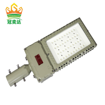 आउटडोर विस्फोट प्रूफ सौर स्ट्रीट लाइट Ip66 100w 200w एलईडी बाढ़ प्रकाश दक्षता 130lm / w के साथ पांच साल की वारंटी
