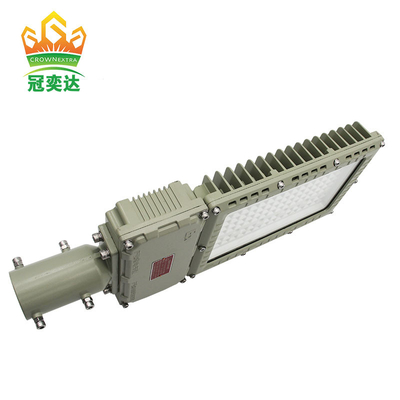 आउटडोर विस्फोट प्रूफ सौर स्ट्रीट लाइट Ip66 100w 200w एलईडी बाढ़ प्रकाश दक्षता 130lm / w के साथ पांच साल की वारंटी