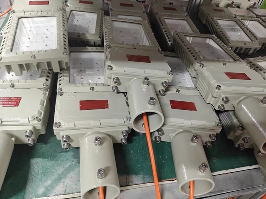 100W - 200W छत विस्फोट प्रूफ एलईडी फ्लडलाइट IECEx ATEX CNEX प्रमाणित