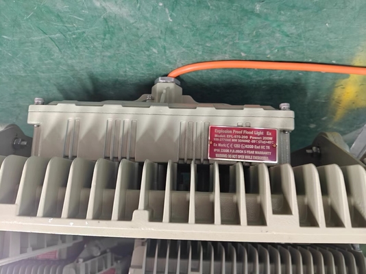 5000K-5700K विस्फोट प्रूफ एलईडी फ्लड लाइट के साथ ब्रैकेट माउंटिंग उच्च सीआरआई