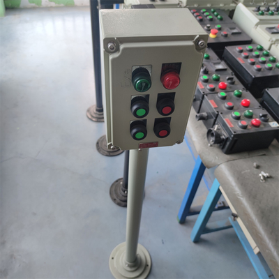 पेट्रोकेमिकल कंट्रोल बॉक्स पैनल के साथ ATEX CNEX रेटेड IP66 WF2 सुरक्षा AC110/220/380/460V