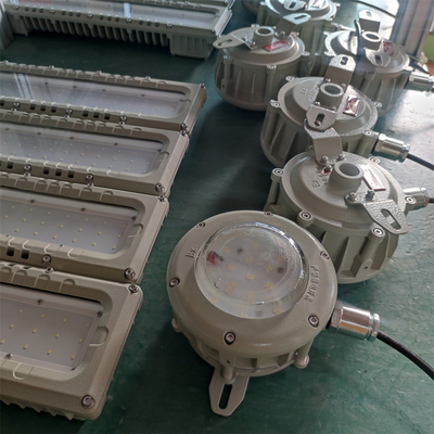 औद्योगिक एल्यूमीनियम एलईडी समुद्री प्रकाश व्यवस्था 90-295V 100Watt के साथ ATEX IEC IP66 WF2 रेटेड एक्सप्रूफ रैखिक प्रकाश