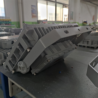 कस्टमाइज़ेबल एक्सप्लोजन प्रूफ एलईडी फ्लडलाइट AC90–380V क्री चिप फॉर इंडस्ट्रियल कमर्शियल