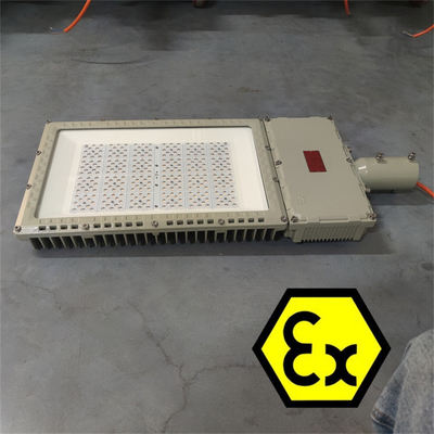 ATEX 220V 380V विस्फोट प्रूफ एलईडी लाइट समुद्री ग्रेड एल्यूमीनियम IP66 WF2 तेल और गैस उद्योग के लिए
