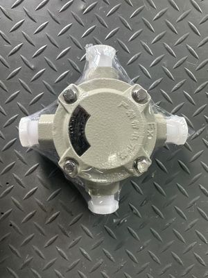 ATEX विस्फोट प्रूफ स्टै/एल्यूमीनियम पनरोक बहु इंटरफेस जंक्शन बॉक्स के साथ सुरक्षा IP66