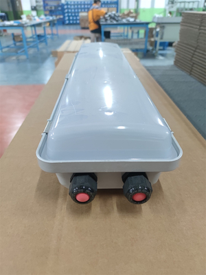 2*18w/2*36w विस्फोट प्रूफ फ्लोरोसेंट लाइट IP66 WF2 सुरक्षा स्तर उच्च CRI Ra≥70