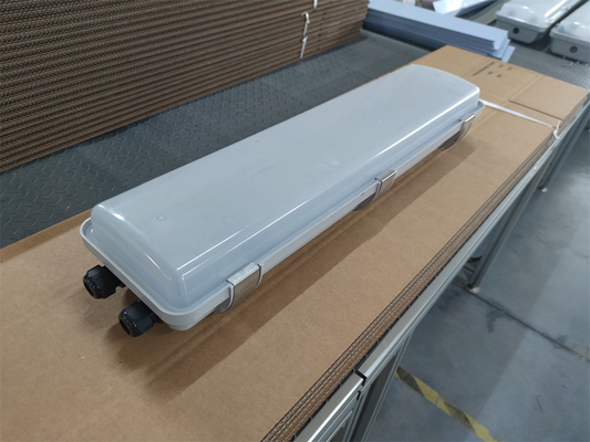 2*18w/2*36w विस्फोट प्रूफ फ्लोरोसेंट लाइट IP66 WF2 सुरक्षा स्तर उच्च CRI Ra≥70