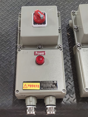 IIB T4 खतरनाक क्षेत्रों के लिए फ्लेमप्रूफ और विस्फोट प्रूफ कंट्रोल पैनल संलग्नक