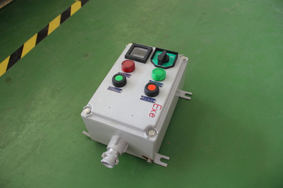 विस्फोट प्रूफ कंट्रोल पैनल संलग्नक ex d IIB T4 प्रमाणित flameproof वितरण बॉक्स