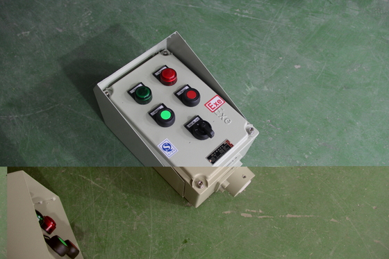 विस्फोट प्रूफ कंट्रोल पैनल संलग्नक ex d IIB T4 प्रमाणित flameproof वितरण बॉक्स