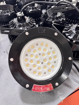 ATEX IECEx प्रमाणित 100W-240W विस्फोट प्रूफ एलईडी हाई बे लाइट IP66