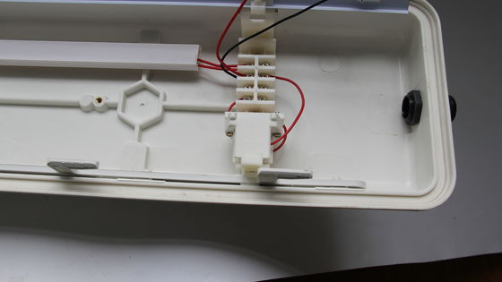 बीवाईएस सीरीज एक्सप्लोजन प्रूफ लीनियर लाइट ट्रिपल सर्टिफिकेशन के साथ – ATEX/IECEx/CNEX स्वीकृत खतरनाक क्षेत्र LED फिक्स्चर, IP66 रेटेड, 5-वर्ष की वारंटी, अनुकूलन योग्य वाट क्षमता और आकार