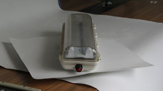 खतरनाक क्षेत्रों के लिए तेल और गैस रासायनिक संयंत्र खनन समुद्री सुविधाएं विस्फोट प्रूफ रैखिक एलईडी प्रकाश औद्योगिक ग्रेड IP66 प्रकाश व्यवस्था ऊर्जा कुशल डिजाइन कम करता है टिकाऊ 0.6/1.2m ATEX/IECEx/CNEX