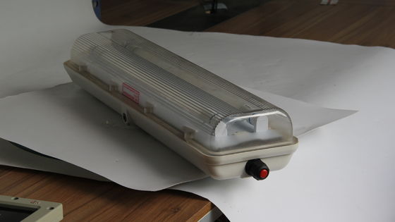 खतरनाक क्षेत्रों के लिए तेल और गैस रासायनिक संयंत्र खनन समुद्री सुविधाएं विस्फोट प्रूफ रैखिक एलईडी प्रकाश औद्योगिक ग्रेड IP66 प्रकाश व्यवस्था ऊर्जा कुशल डिजाइन कम करता है टिकाऊ 0.6/1.2m ATEX/IECEx/CNEX