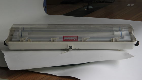 खतरनाक क्षेत्रों के लिए तेल और गैस रासायनिक संयंत्र खनन समुद्री सुविधाएं विस्फोट प्रूफ रैखिक एलईडी प्रकाश औद्योगिक ग्रेड IP66 प्रकाश व्यवस्था ऊर्जा कुशल डिजाइन कम करता है टिकाऊ 0.6/1.2m ATEX/IECEx/CNEX