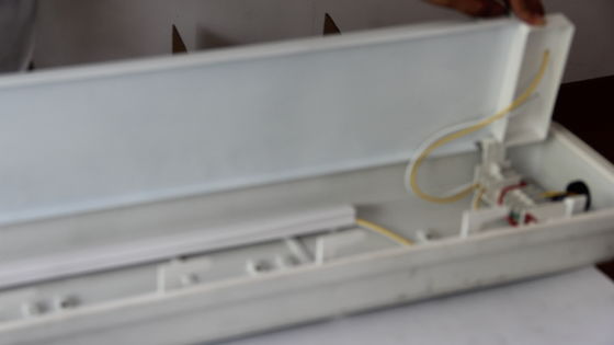 खतरनाक क्षेत्रों के लिए तेल और गैस रासायनिक संयंत्र खनन समुद्री सुविधाएं विस्फोट प्रूफ रैखिक एलईडी प्रकाश औद्योगिक ग्रेड IP66 प्रकाश व्यवस्था ऊर्जा कुशल डिजाइन कम करता है टिकाऊ 0.6/1.2m ATEX/IECEx/CNEX