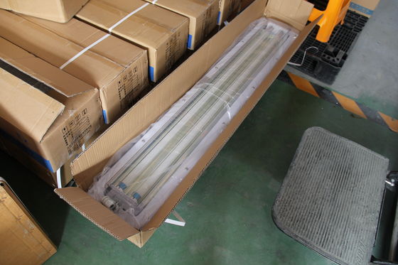 खतरनाक क्षेत्रों के लिए तेल और गैस रासायनिक संयंत्र खनन समुद्री सुविधाएं विस्फोट प्रूफ रैखिक एलईडी प्रकाश औद्योगिक ग्रेड IP66 प्रकाश व्यवस्था ऊर्जा कुशल डिजाइन कम करता है टिकाऊ 0.6/1.2m ATEX/IECEx/CNEX