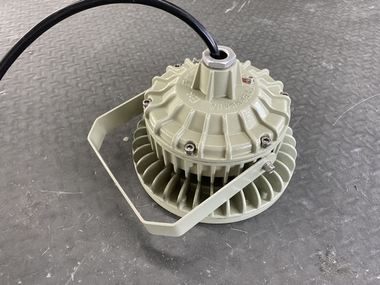 भारी शुल्क ATEX CNEX प्रमाणित विस्फोट प्रूफ हाई बे LED लाइट IP66 100W 150W 200W समुद्री अपतटीय खनन औद्योगिक क्षेत्रों के लिए