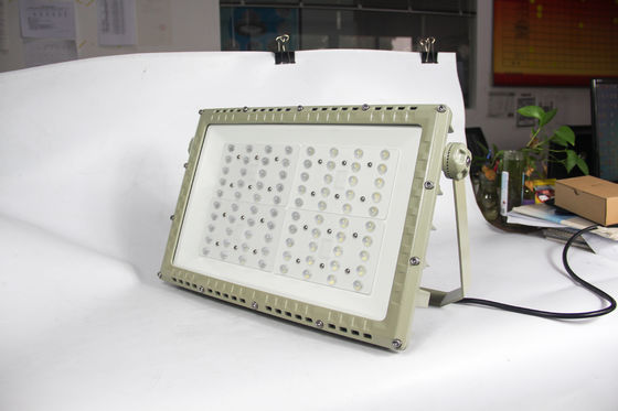 50000H लाइफस्पैन ATEX एक्सप्लोजन प्रूफ LED रोडवे लाइट 250W | CNEX प्रमाणित खतरनाक ज़ोन लाइटिंग