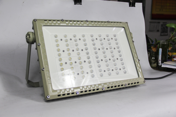 विस्फोट प्रूफ एलईडी रोड लाइट 250W∙ ATEX CNEX जोन 1 जोन 2 खतरनाक अनुप्रयोगों के लिए प्रमाणित