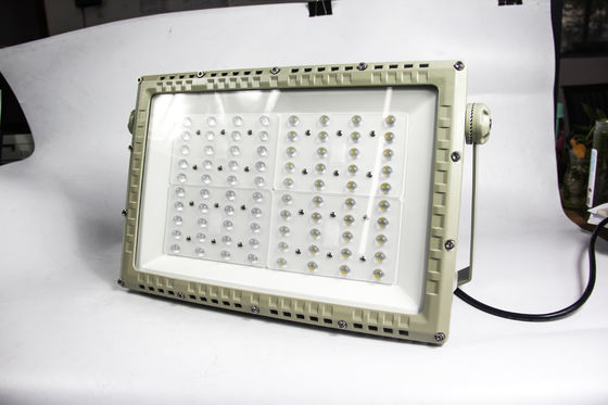 50000H लाइफस्पैन ATEX एक्सप्लोजन प्रूफ LED रोडवे लाइट 250W | CNEX प्रमाणित खतरनाक ज़ोन लाइटिंग