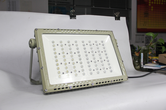 विस्फोट प्रूफ एलईडी रोड लाइट 250W∙ ATEX CNEX जोन 1 जोन 2 खतरनाक अनुप्रयोगों के लिए प्रमाणित