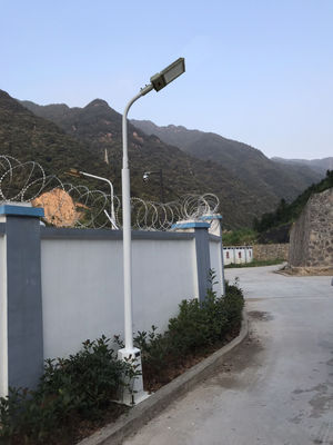 बहुमुखी अनुप्रयोगों के लिए 50-60 हर्ट्ज रेटेड वोल्टेज एलईडी फ्लड लाइट 115-130 एलएम/डब्ल्यू