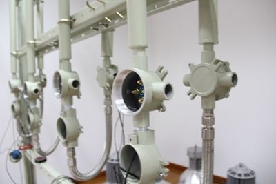 IP66 कास्ट एल्यूमीनियम वाटरप्रूफ 220V/380VAC 1-5Way विस्फोट प्रूफ जंक्शन बॉक्स के लिए गोदाम उद्योग खतरनाक क्षेत्र