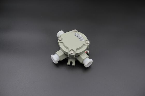 ATEX विस्फोट प्रूफ स्टै/एल्यूमीनियम पनरोक बहु इंटरफेस जंक्शन बॉक्स के साथ सुरक्षा IP66