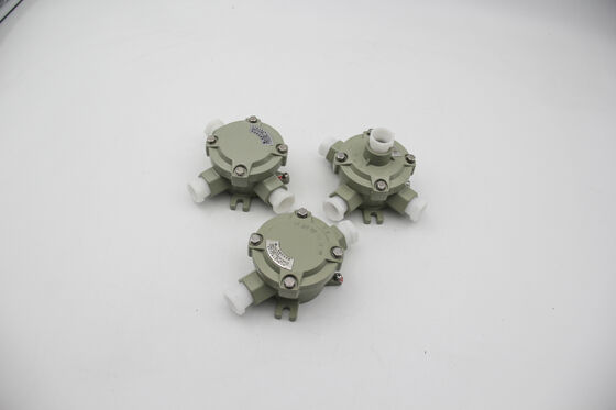 कस्टम संलग्नक IP66 जलरोधक ATEX जंक्शन बॉक्स संलग्नक लौ retardant शक्ति 220V/380V कास्ट एल्यूमीनियम जंक्शन बॉक्स