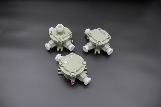 IP66 कास्ट एल्यूमीनियम वाटरप्रूफ 220V/380VAC 1-5Way विस्फोट प्रूफ जंक्शन बॉक्स के लिए गोदाम उद्योग खतरनाक क्षेत्र