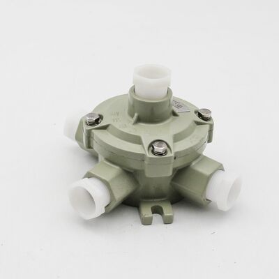 रबर और स्टेनलेस स्टील विस्फोट प्रूफ लचीला नाली जी एम एनपीटी अत्यधिक लचीला विद्युत तारों की सुरक्षा के लिए थ्रेडेड