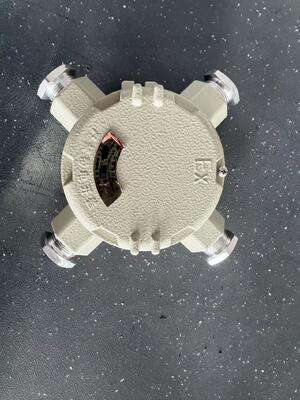IP66 कास्ट एल्यूमीनियम वाटरप्रूफ 220V/380VAC 1-5Way विस्फोट प्रूफ जंक्शन बॉक्स के लिए गोदाम उद्योग खतरनाक क्षेत्र