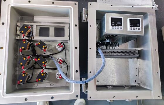 IIB T4 ATEX वितरण ज्वाला प्रतिरोधी नियंत्रण पैनल ज्वाला विस्फोट प्रूफ नियंत्रण पैनल एल्यूमिनियम मिश्र धातु बाड़े तेल और गैस उपयोग के लिए