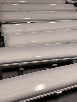 अग्निरोधी रैखिक फ्लोरोसेंट एलईडी लाइट आपातकालीन तैयार 12W 60W रासायनिक गोदाम उपयोग के लिए