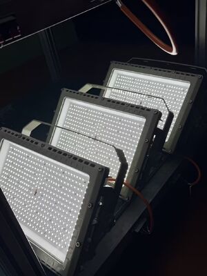 फ्लडलाइट विस्फोट प्रूफ एलईडी लाइटिंग बल्ब 10-400W वाट एलईडी बीम कोण 120 डिग्री ATEX/IECEx