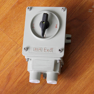 उच्च सुरक्षा स्तर विस्फोट प्रूफ स्विच IP65 220V/380V रेटेड वोल्टेज